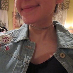 FREE Light Mauve Velvet Choker Necklace
